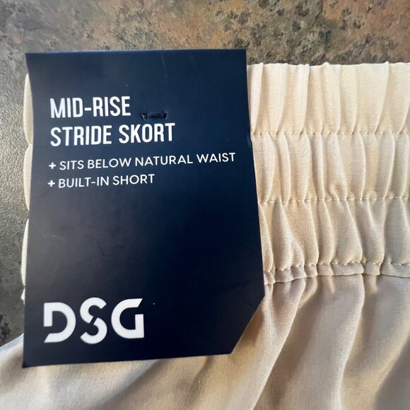 DSG Women's Mid-Rise Stride Skort, Small, Beige - Picture 5 of 9